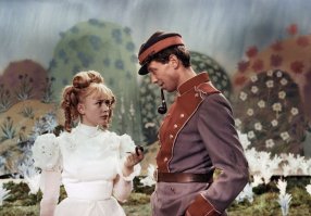 Марина Неёлова в роли принцессы в фильме "Старая, старая сказка".