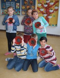 Добавлю креативных вещичек моего класса. Дети 8-10 лет. Тоже керамика.