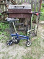 Что здесь не так? Автора смутил минивелосипед или мангал из швейной машины?

А здесь - навеска-грейдер на трактор? Что в этом удивительного?