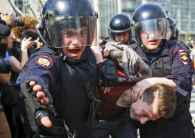 А кто не согласен будет здания и землю отдавать государевым псам, для тех оружие припасено :

 "430 пистолетов-электрошокеров на сумму более 3,7 млн рублей собирается закупить Росгвардия. Пользоваться такими пистолетами «привычно и удобно», утверждают разработчики на своем сайте".