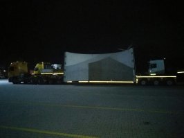 Вот мой бывший грузовик. 66 тонн общего веса. Что я там должен почувствовать по нагрузке на двигатель? С места мы трогались только при контроле сопровождающего, что все колёса крутятся. И то, перед стартом обязательно надо сдать пару метров назад, чтобы осободить колодки, если их заклинило.