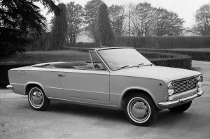 Красивая машина, но это не Жигули, а FIAT 124 C4.