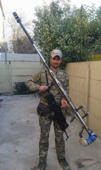 В Фаллаут надо играть. +100 к дальности стрелбы и 50 к меткости