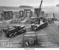 Стоунхендж подделка. В нынешнем виде существует с 1956 года. Добрая половина или даже две трети камней привезены во время стройки.

Есть и такие:
