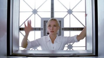 Глядя на эти здания вспоминается интерьер сооружений из двух фильмов