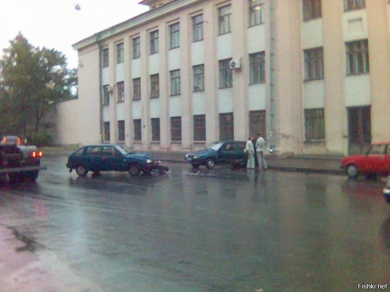 Улица Самойловой, это где карбюраторный завод. У меня оттуда фото есть из 2006 года.