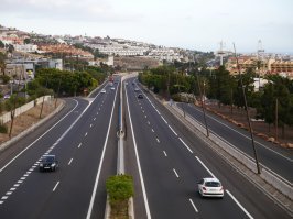 Ни убитых дорог,ни попов не наблюдаю.