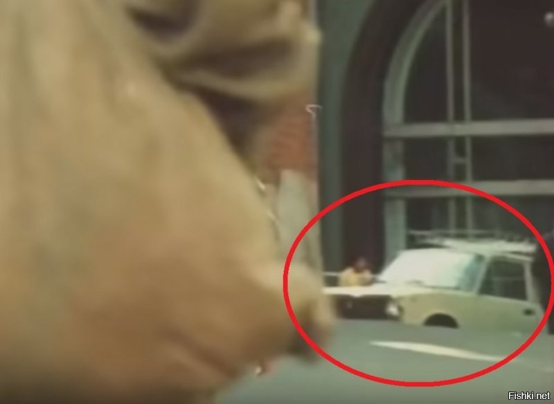 Один из моих любимых фильмов, но "за кадром" в самом фильме столько ..., можно ещё один фильм о киноляпах снимать!