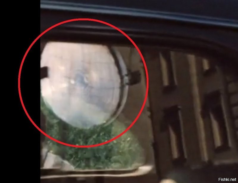 Один из моих любимых фильмов, но "за кадром" в самом фильме столько ..., можно ещё один фильм о киноляпах снимать!