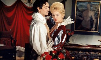 Наш человек!:)

Миле н Демонжо  (фр. Mylène Demongeot, настоящее имя Мари -Эле н Демонжо , фр. Marie-Hélène Demongeot, род. 29 сентября 1935 года, Ницца)   французская киноактриса.

Мать актрисы, Клавдия Трубникова, родилась в Харькове в 1904 году, после 1918 с матерью и бабушкой эмигрировала во Францию.