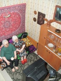 Вот прям жирный плюс. И сервант, и орел, и рог на стене