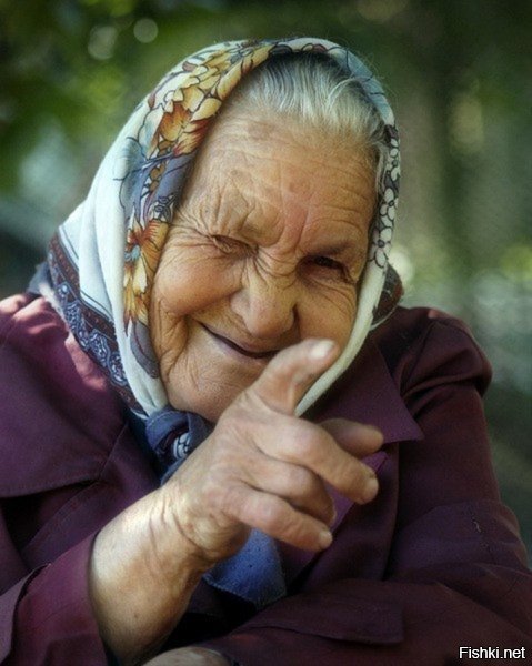В Ростове-на-Дону суровые бабушки, устав от выпивох во дворе, установили лавочку с гвоздями