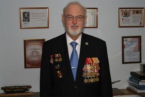 директор музея войск ПВО Юрий Кнутов в интервью «360» заявил ---------------------------------who is mister Юрий Кнутов?