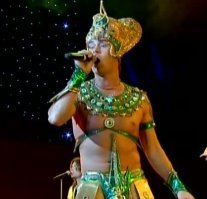 Эх, молодость моя... После "Фаины" им можно все!