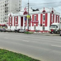 Так. Блин, раньше баня ведь была! Часто там проезжаю, но видать глаз "замылился". Даже не видел. Вологда (центр города).