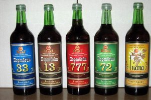 По стакану на троих, - это 0.7 портфейна/шмурдяка.
С 0.5, полные стаканы не получатся.