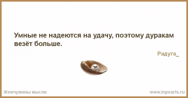  Водитель случайно завалил силосную башню на свой экскаватор во время сноса 
