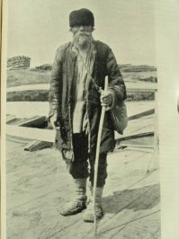 А ведь у жителей даже в в 20 веке ещё нет даже обуви Одеты в тряпьё! И это 20й век!