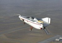 Экспериментальный самолет Vought V-173   Летающий блин   один из первых аппаратов вертикального/укороченного взлета и посадки:

В 1940-х годах американский инженер Чарльз Циммерман создал самолет уникальной аэродинамической схемы, который до сих пор продолжает удивлять не только своим необычным видом, но и летными характеристиками.

oeing Vertol VZ-2   первый в мире летательный аппарат, использующий концепцию поворотного крыла, с вертикальным/укороченным взлетом и посадкой

Первый полет с вертикальным взлетом и зависанием в воздухе был совершен VZ-2 летом 1957 года. После серии успешных испытаний VZ-2 был передан в исследовательский центр NASA в начале 60-х.

Проект НАСА «М2-F1», предназначенный в качестве капсулы для приземления астронавтов, получил прозвище «летающая ванна»

Первый полет этого бескрылого летательного аппарата состоялся 16 августа 1963 года, а ровно через три года в тот же день, состоялся последний.

ВВА-14 советско-итальянского конструктора Роберта Бартини

Настоящее воздушное чудовище с вертикальным взлетом и посадкой, амфибия, экранолет, а также весьма внушительной грузоподъемностью. Жаль, но проект оказался чересчур амбициозным: лишь один из двух произведенных экземпляров сохранился до сих пор и доживает свой век в авиационном музее в подмосковном Монино.