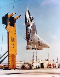 X-13 1956 самолёт вертикального взлёта
Curtiss-Wright X-19 1963 год, самолёт вертикального взлёта
Bell X-22 - 1966 год
McDonnell Douglas X-36 1997 год. БПЛА для отработки схемы планера без вертикального оперения.