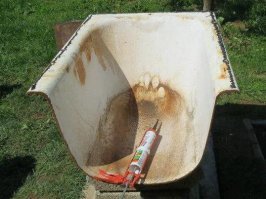 А вот и кресло, осталось только в жёлтый перекрасить.