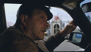 В Петербурге таксист хотел "развести" пассажирку на деньги, а затем обматерил