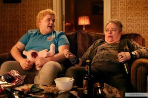 чем-чем... набирают 20кг, чтоб соответствовать образу :)