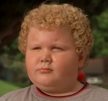 чем-чем... набирают 20кг, чтоб соответствовать образу :)