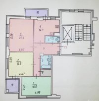 "из-за чего внутри есть два балкона и два санузла."... ну, это как-бы нормально...