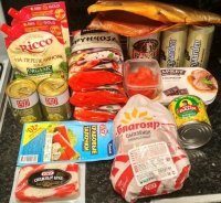 Такие вкусняшки  точно могут быть только у мужика. Баба все бы сожрала за раз.