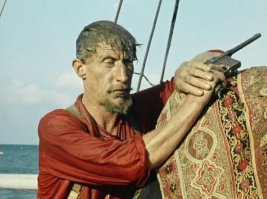 Увековечил себя авторитет. Это покруче помятника на Новодевичем. Интересно, что с ним потом стало? Небось погиб в криминальной разборке...