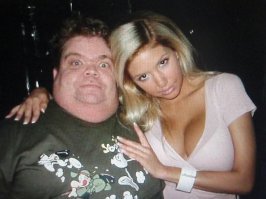 Неравный брак: Звездные семьи, в которых жены намного младше мужей