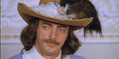 Теперь поверх каски придется надевать и это ...