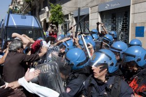 "Меня шокирует хаос. Полнейшая дезорганизация."
Ну-ну!