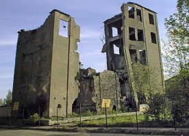 А развалины хлебозавода, который был памятником в Смоленске, власти снесли.