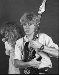 Кузьмин такой должен быть.