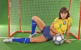 Какой подарок сделать любителю футбола