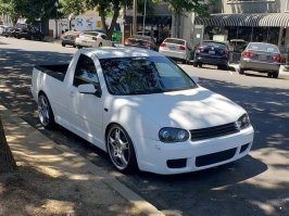 А это можно с маленькой натяжкой назвать самоделкой. В Австралии в разное время брали Golf и Jetta разных поколений и переделывали. Назывались они Volkswagen Golf Ute и Volkswagen Jetta Ute….