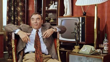 "Объедки, грязь и фаллоимитатор": полиция показала дом преступника, напавшего на Эллу Памфилову