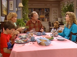 В HD может и нет.
А в приемлемом на трекерах есть - Альф / ALF [S01-04] (1986-1990) DVDRip-AVC | СТС, ОРТ