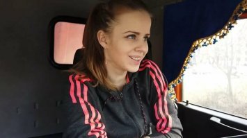 Девушки и КАМАЗы — фотоподборка с COMTRANS 2019