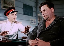 ПОКРОВСКИЙ АЛЕКСЕЙ НИКОЛАЕВИЧ
Родился 1 марта 1924 года в Москве.

Заслуженный артист РСФСР (1969).
Народный артист РСФСР (1.12.1981).

В 1944-1945 гг. учился в Театральном училище им. Щепкина при Малом театре СССР, в 1945-1948 - в Школе-студии им. Немировича–Данченко при МХАТе СССР им. М.Горького (в 1949-1950 - лаборант кафедры мастерства актера).
В 1948-1977 гг. - артист МХАТа СССР им. М.Горького, в 1977-1991 - артист Государственного концертно–гастрольного объединения РСФСР «Росконцерт».

Ведущий литературно-музыкальных программ на радио и телевидении (12 песенно-поэтических циклов), чтец, исполнитель романсов.
Лауреат телеконкурсов "Песня-74" и "Песня-75".

Ушёл из жизни 30 августа 2009 года. 
Похоронен в Москве на Ваганьковском кладбище