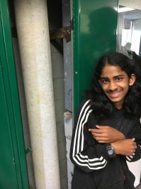 Похоже, автору фото не повезло с приятелем...