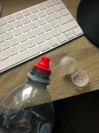 В данном случае просто неправильно открыли крышку.