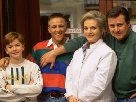 "ДЕЖУРНАЯ АПТЕКА"
Farmacia de Guardia, сериал, 1991–1995