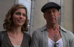 Нормальные соседи в америке...Это мои: слева, справа и семья напротив- милейшие люди....