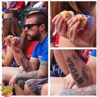 Веганы и мясоеды в карикатурах