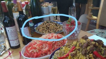 Как понял это нут? Только он отдельно приготовлен (всмысле не добавлен в плов)