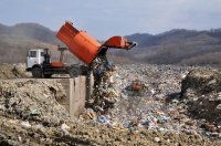Капец у них там в Британии кризис, если они уже мусор на наших МАЗах вывозят.. 
А если серьезно - задолбало несоответствие текста и картинок в постах. Вы уж лучше совсем картинок не вставляйте, чем лепите что попало.