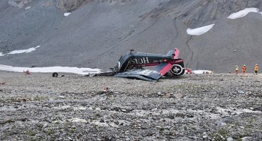 До сих пор летают.
Новость прошлого года:
"В субботу, 4 августа, в Швейцарских Альпах произошла авиакатастрофа с участием пассажирского самолёта времён Второй мировой войны марки Junkers JU 52 с регистрационным номером HB-HOT. В результате инцидента погибли 20 человек. Об этом сообщает пресс-служба полиции швейцарского кантона Граубюнден."